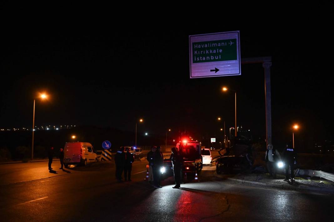 Ankara'da feci kaza! Direk 4 kişiye mezar oldu 3